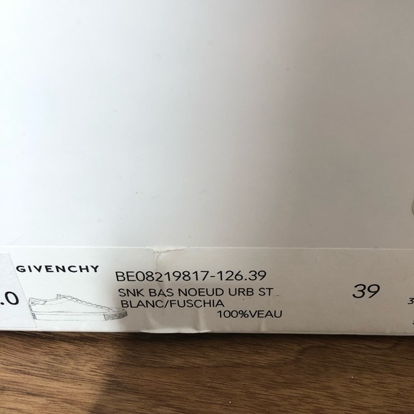 AUTHENTIC GIVENCHY SNEAKER - Picture 7 of 7